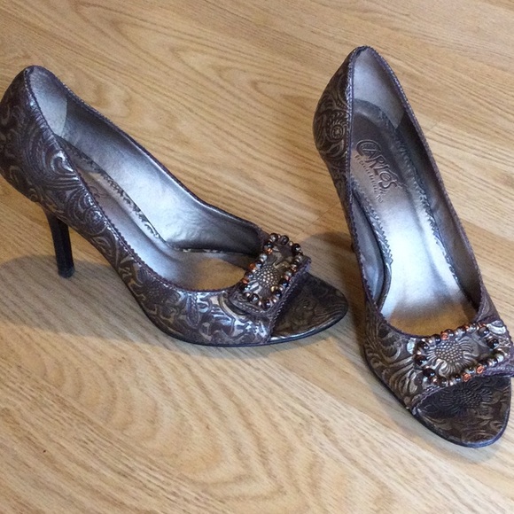 Carlos Romantic leather embossed peep-toe heels 7 - Picture 2 of 9